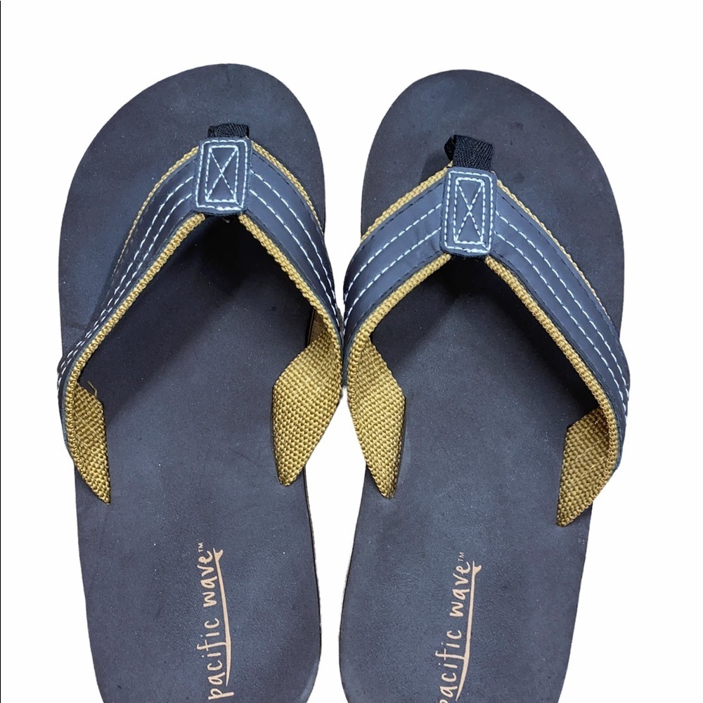 Pacific Wave mens flip flops size 10/11